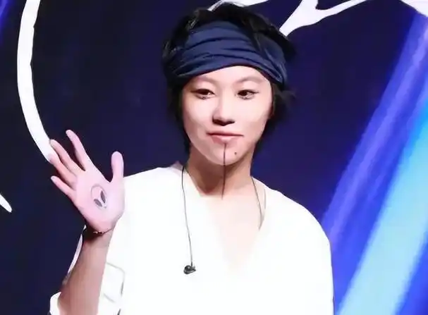 窦靖童回应结婚传言看似桀骜不驯实则并没有那么不靠谱