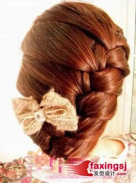 约会盘发造型 韩国盘头发的方法图解(2)