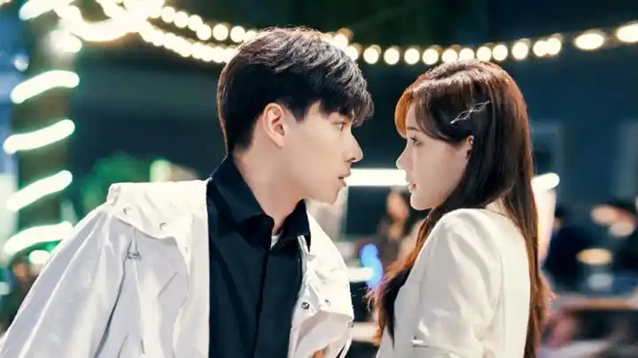 李一桐和胡一天搭戏垫20cm苹果箱