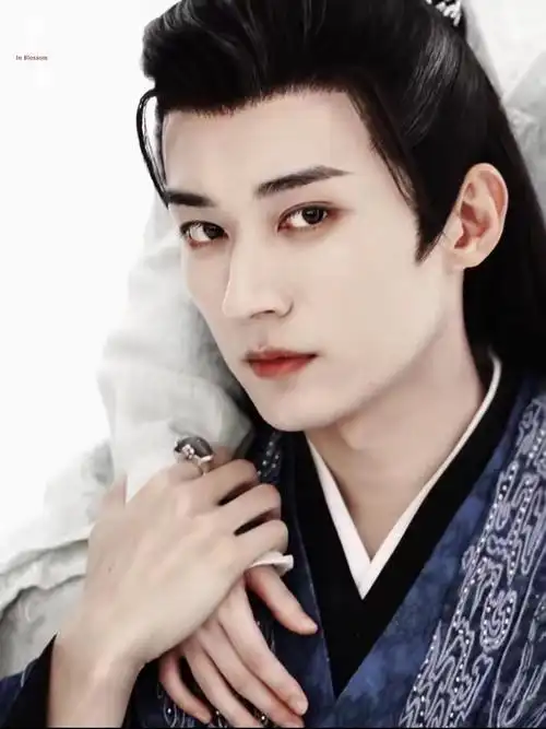 刘学义古装男主剧终于来啦抽十个会员可折现花间令播出当日开