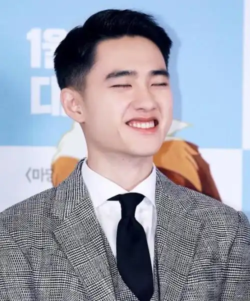 可爱又帅气的男孩都暻秀,喜欢他干干净净的笑容,如沐阳光.