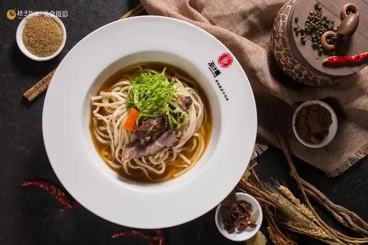 厦门深圳广州泉州美食视频丨老坛酸菜牛肉面