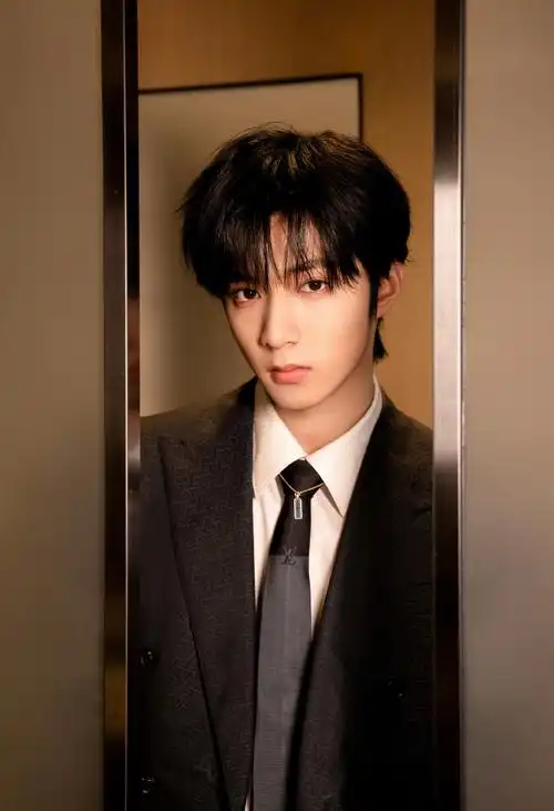 北京国际电影节##刘耀文红毯生图