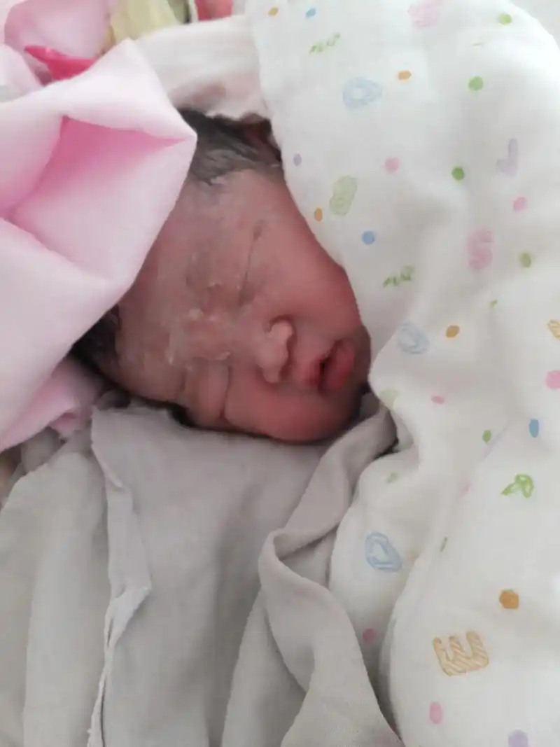 本想找一张温暖的照片,结果捅了回忆的马蜂窝,美颜的照片再好看 - 抖