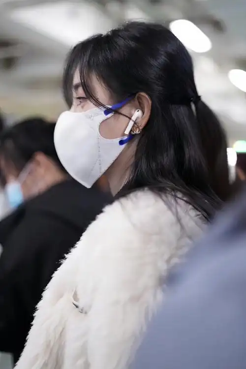 鞠婧祎#    鞠婧祎 机场 生图(黑丝的诱惑)    #鞠婧祎姜黎非