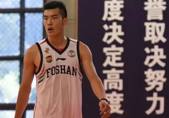 成为了cba史上第二位"状元秀",而郭凯本人也表示非常期待新赛