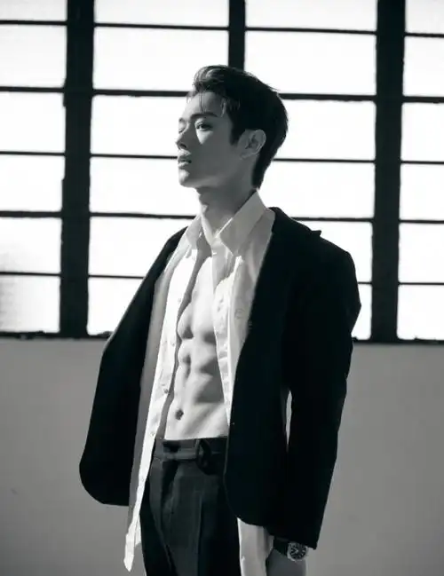 微博之夜男星也内卷肖战穿稀有高定王一博似奔丧龚俊戴220万珠宝