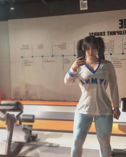 38d的胸104cm的臀反差萝莉脸这逆天身材是真实存在的吗