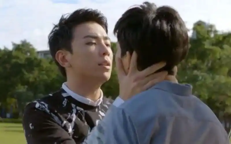 脸红小受被霸道学长扑倒了history着魔