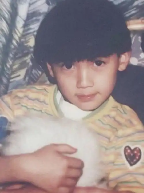 黄子韬童年照,朱一龙童年照,郑爽童年照,看见王源童年照:好想抱回家!