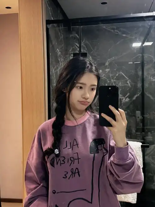 海归嘉宾:王嘉尔,徐明浩,程潇,宋雨琦,王霏霏,孟佳,刘逸云,赖冠霖