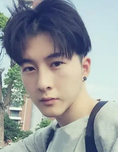 男的中分发型 男款中分发型