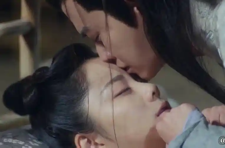 原创杨紫谭松韵张慧雯任嘉伦的高级额头吻