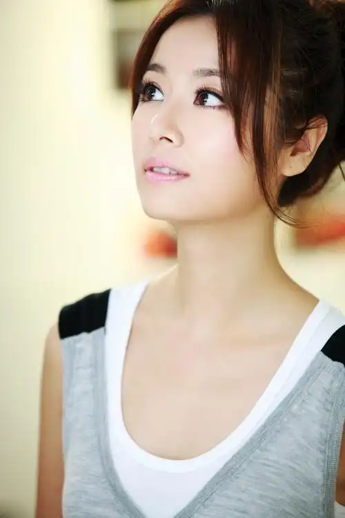 p>林心如(ruby lin),1976年1月27日出生于台湾省台北市,华语影视女