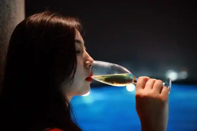 一人我饮酒醉,啊呸