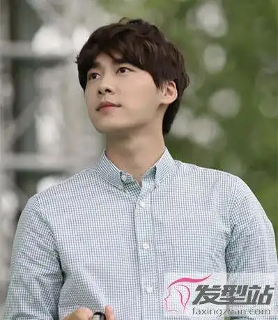 文艺男青年适合的发型凌乱有个性不乏帅气感