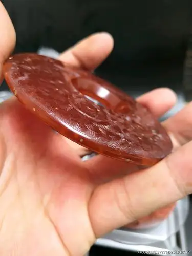 良渚时期老红玉挂件手件个个满身工艺