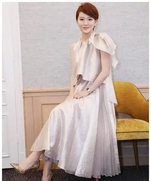 蔡淳佳,唱红《陪我看日出》,她竟然是理工妹,也曾长发飘飘哦|歌曲|有