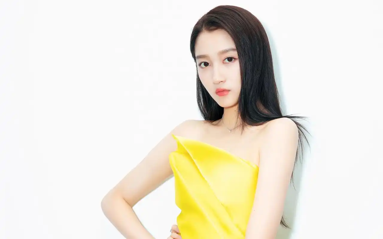 关晓彤性感优雅图片桌面电脑壁纸