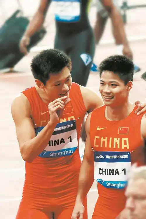 苏炳添谢震业携手再创年度最佳战绩 中国接力男队斩获佛罗里达接力赛