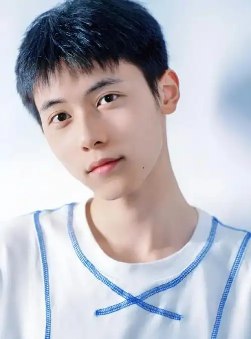 白白净净的高颜值小奶狗少年气十足的男生谁不喜欢呢