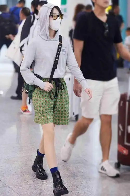 周冬雨身高(何超莲周冬雨身高)