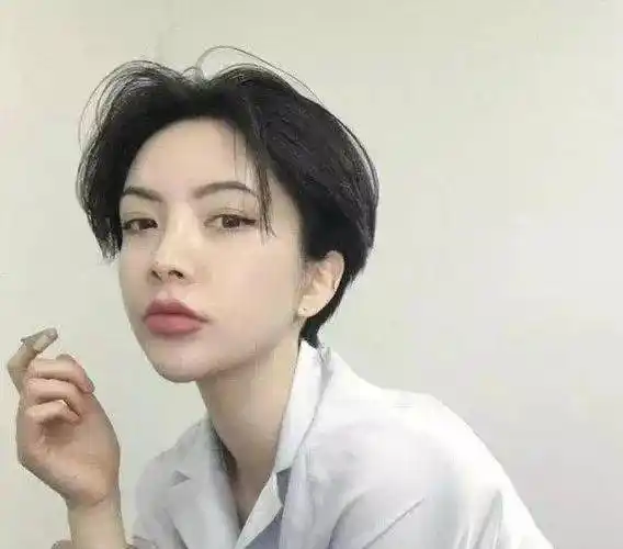 清爽有型的超短发发型推荐时尚干练又显气质