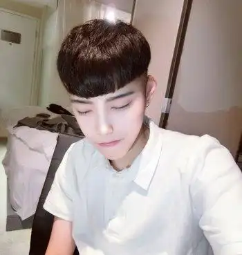 男生锅盖头发型怎么剪 男生锅盖头短发发型