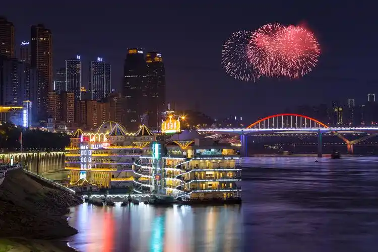 中国最火的网红城区平均1公里挣近70亿元年接待游客6700万