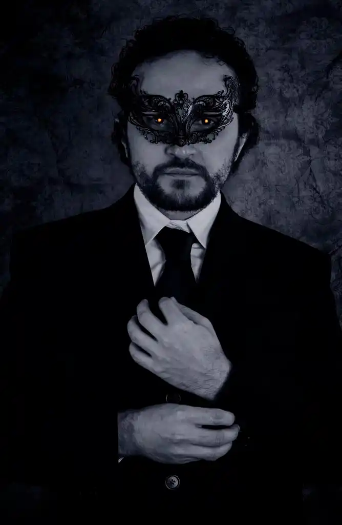 吸血鬼蒙面神秘的男人