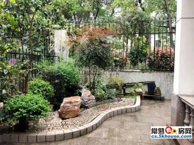 尚湖花园小区独栋别墅带院子产证面积350平位置好名额全开价698万