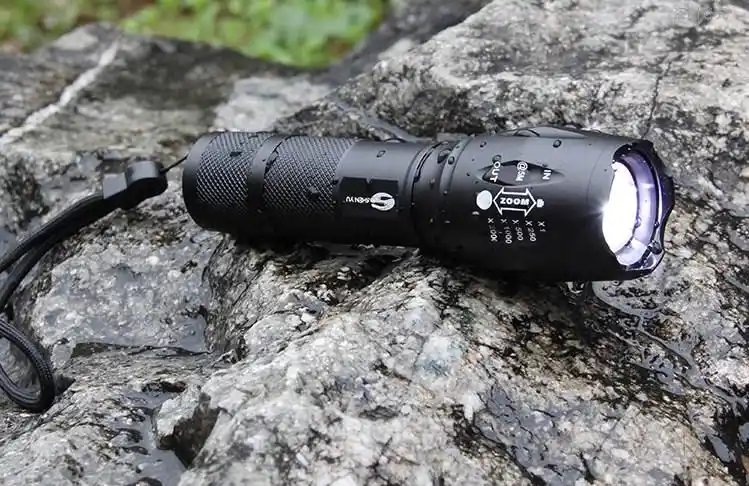 神鱼shenyu强光手电筒可充电led超亮远射王1000米迷你户外家用yf1005