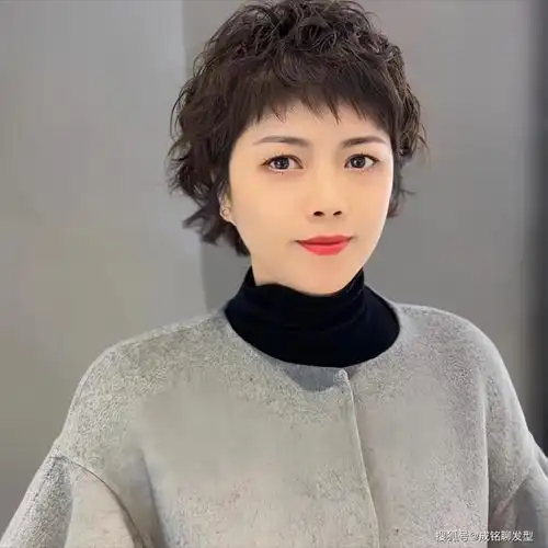 40 女神必试!短发烫发新潮流,轻松减龄十岁!_发型_卷发_女人