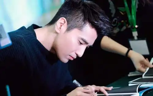 赵又廷他可是一个型男,那么你们喜欢他吗?__凤凰网