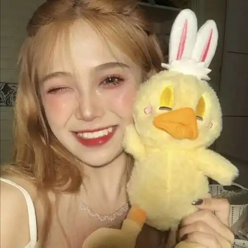 可爱黄头发黄色系气质玩网女头