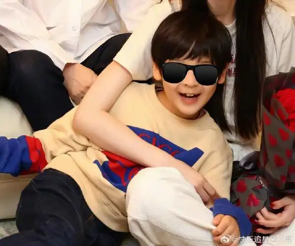 小海绵7岁近照##7岁小海绵近照