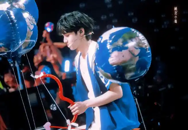 刘耀文叁重楼暨出道四周年演唱会