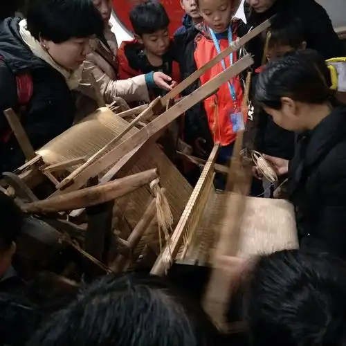 浏阳夏布(又叫苎麻布),是驰誉中外的传统纺织品.