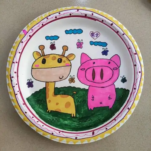 趣品碟子画一一龙门职校19幼师1班课堂作业展示