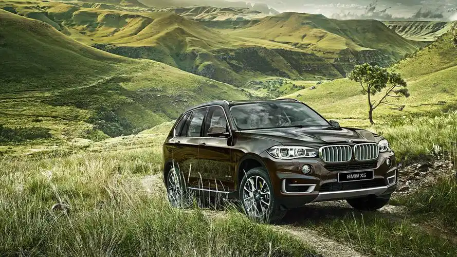 时尚宝马x5系列高端汽车电脑壁纸