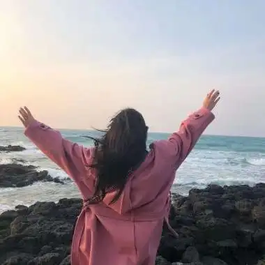 海边头像漂亮女生唯美超治愈女生背景图片