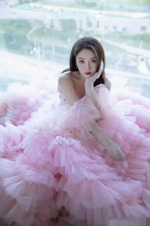 姜贞羽是不是真的可惜了出道热度那么高现在还是只能宣传颜值