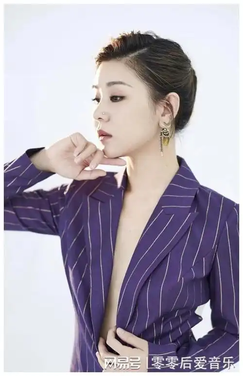 被称娱乐圈最干净的女明星-李小萌的独特演绎人生|王雷|吻戏|冯巩|大