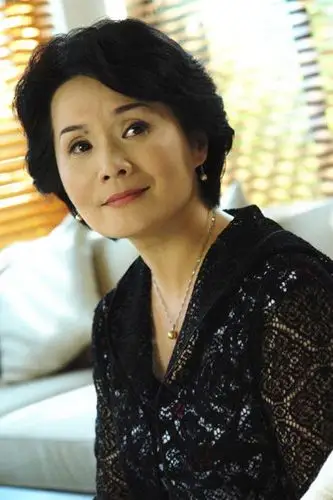 吴冕这位演员大家都很熟悉了,在很多剧中她都饰演了各色各样的妈妈或