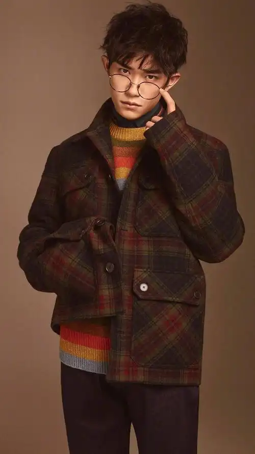 小鲜肉易烊千玺时尚帅气写真,高清图片,手机锁屏桌面-壁纸族