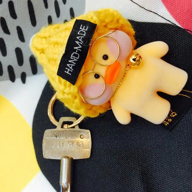 玻尿酸小黄鸭钥匙扣 对可爱的小物件就是没有什么抵抗能力.