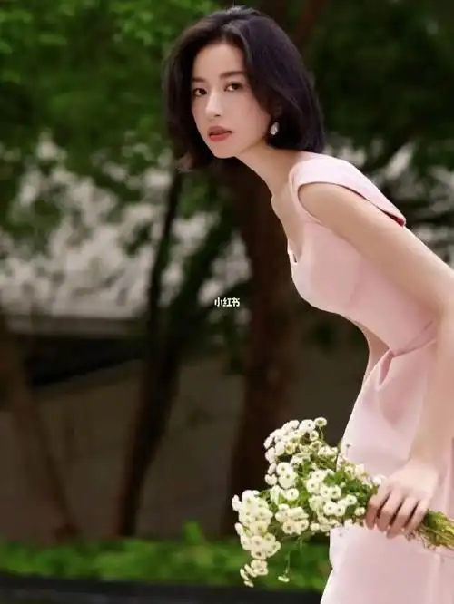 吹爆周雨彤的盛世美颜