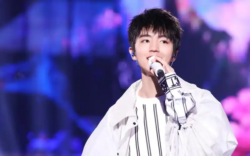 tfboys王俊凯帅气高清图片桌面壁纸