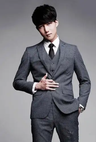 当过表演老师,合作过赵丽颖的他,还是《正青春》里的金小贝_章涛