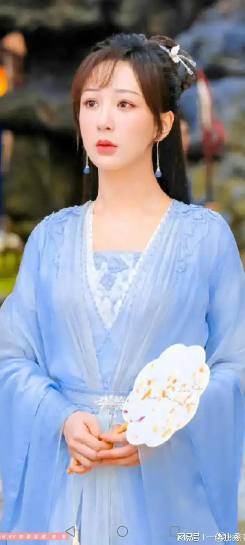 古装剧新花魁杨紫凭两部沉香红透整个暑期